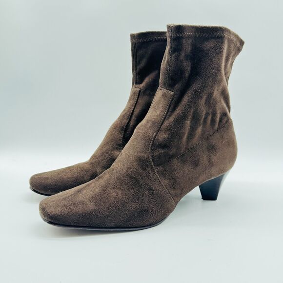 Donald Pliner Boots Womens 8 Ankle Bootie Brown Suede Stretch Heels Sock Bootie - Picture 2 of 11